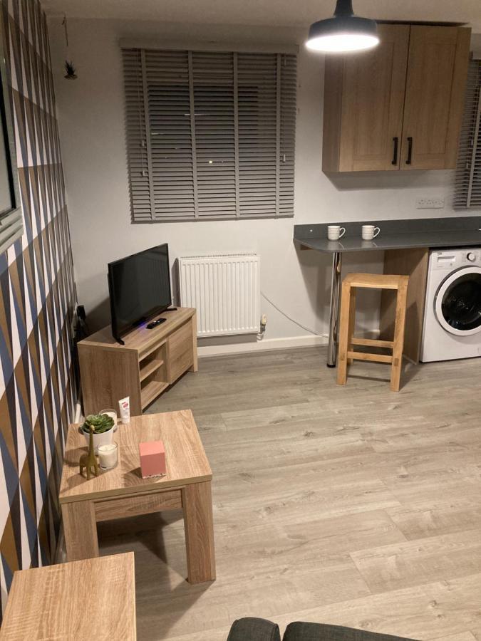Chapel Court Apartments カノック エクステリア 写真