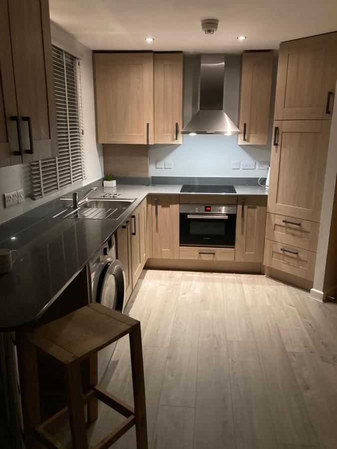 Chapel Court Apartments カノック エクステリア 写真