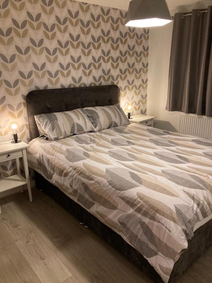 Chapel Court Apartments カノック エクステリア 写真