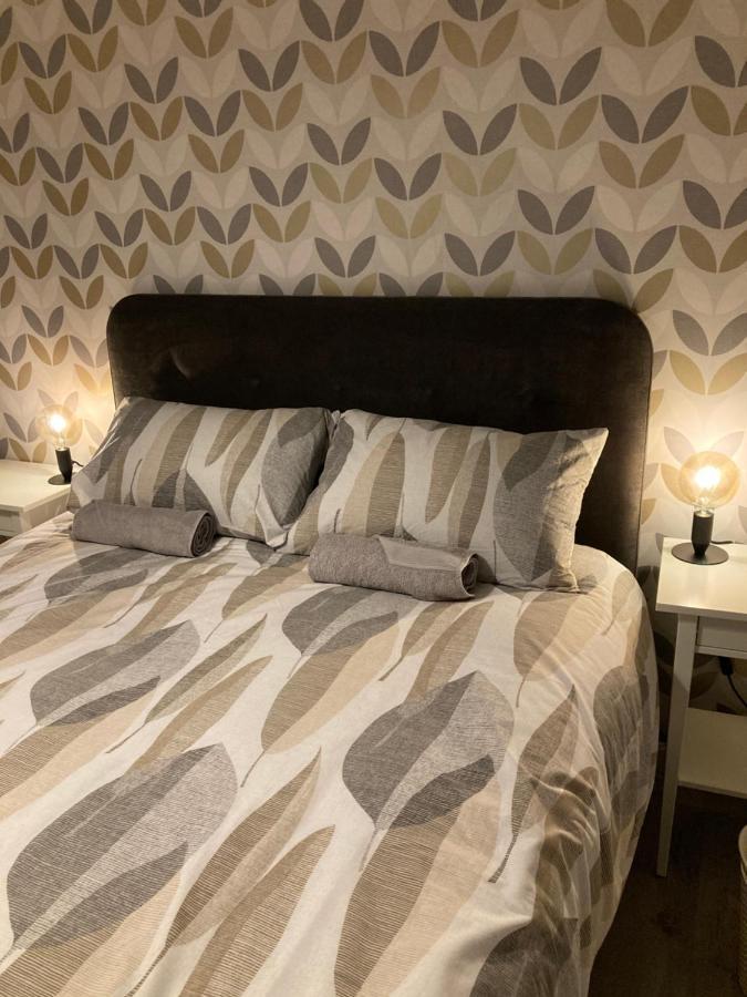 Chapel Court Apartments カノック エクステリア 写真