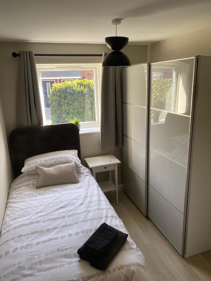 Chapel Court Apartments カノック エクステリア 写真