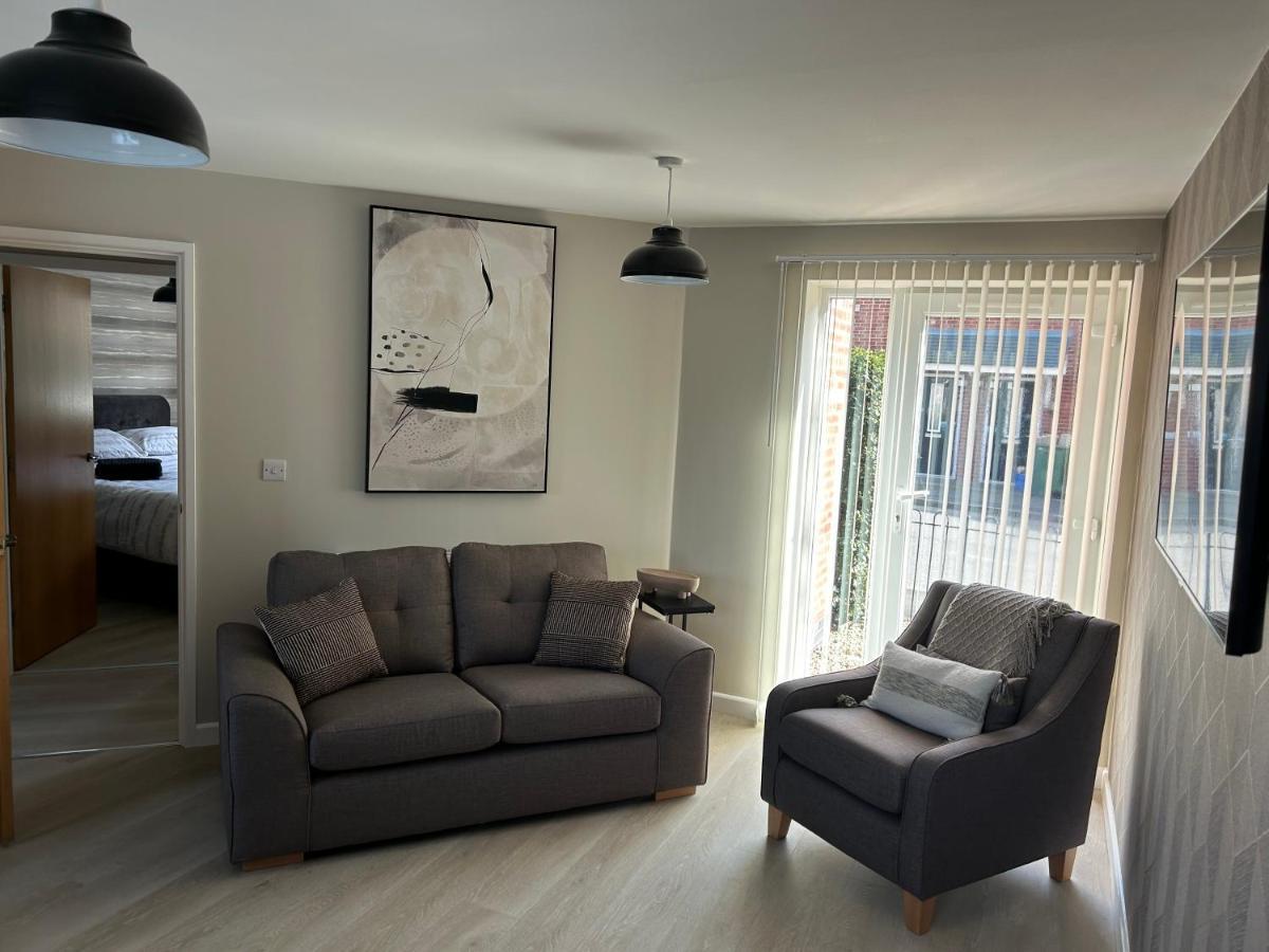 Chapel Court Apartments カノック エクステリア 写真