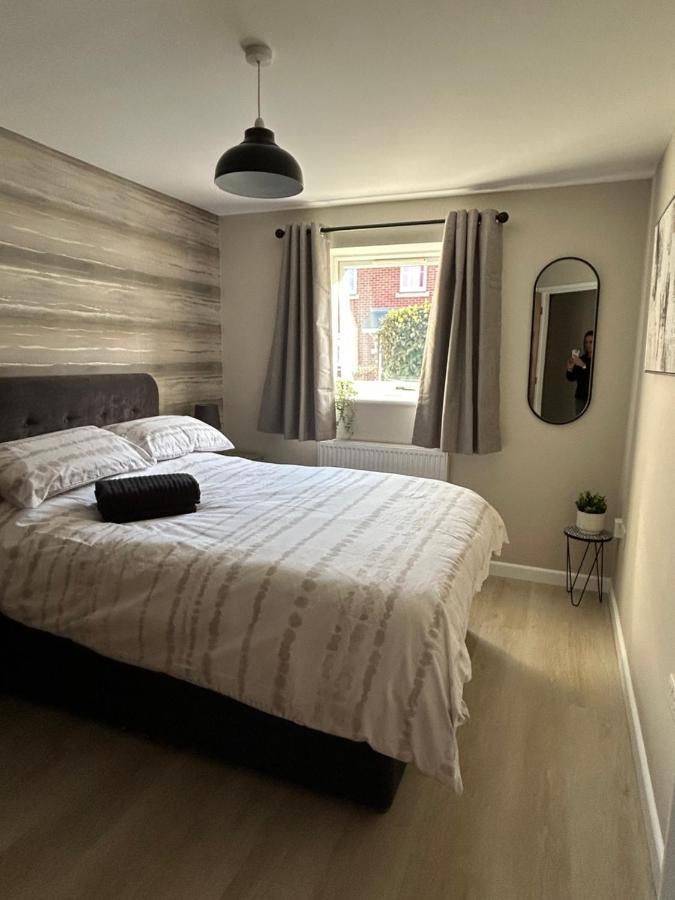 Chapel Court Apartments カノック エクステリア 写真